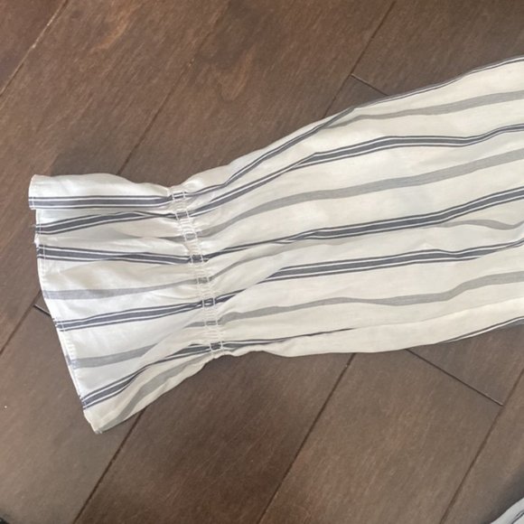 Karl lagerfeld size small button down blouse vertical stripe - Picture 5 of 5